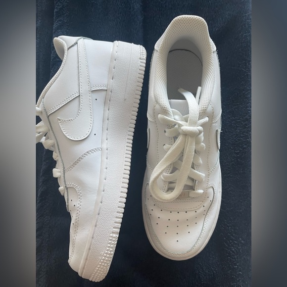 White nike air force 1 - only worn once! - Picture 1 of 5